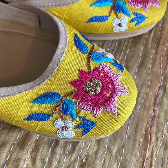 EUC Fuchsia Sunflower Flats - Picture 6 of 11